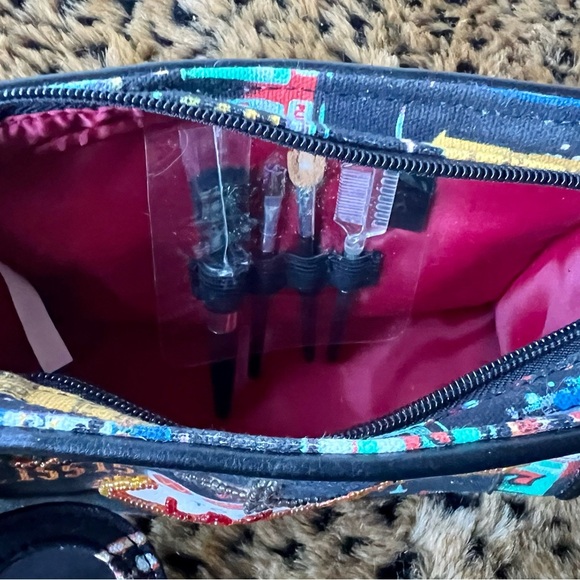 🎰 Las Vegas-Themed Cosmetic Bag with Mini Mirror & Brush Set - Picture 7 of 7